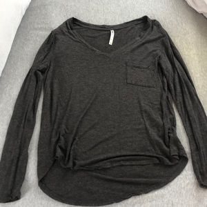 Basic grey top w/ front pocket